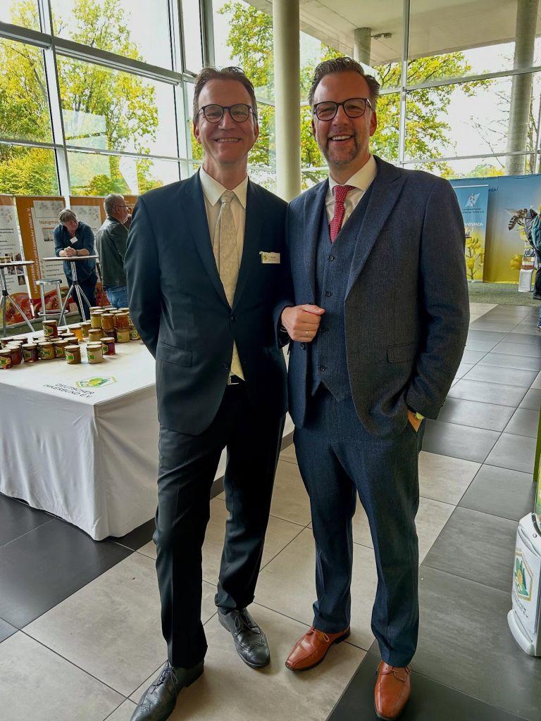 25-10 Geschäftsführer